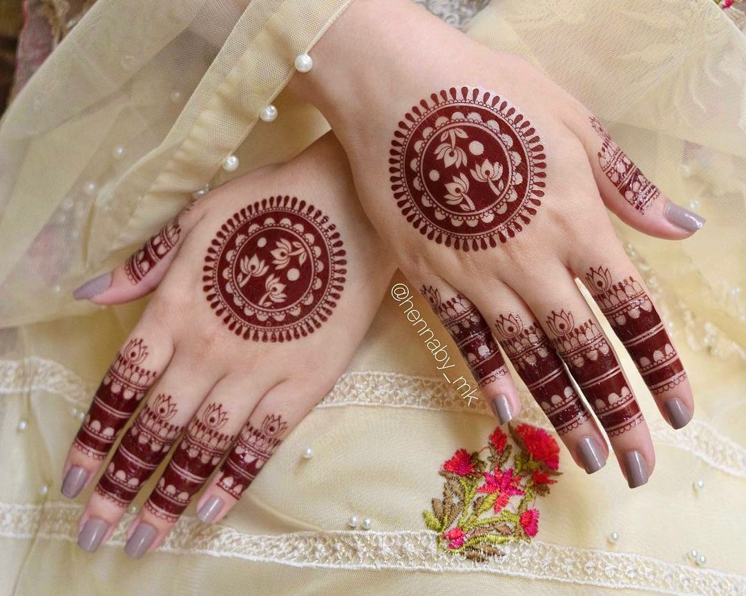 Instagram growth and henna design screenshots